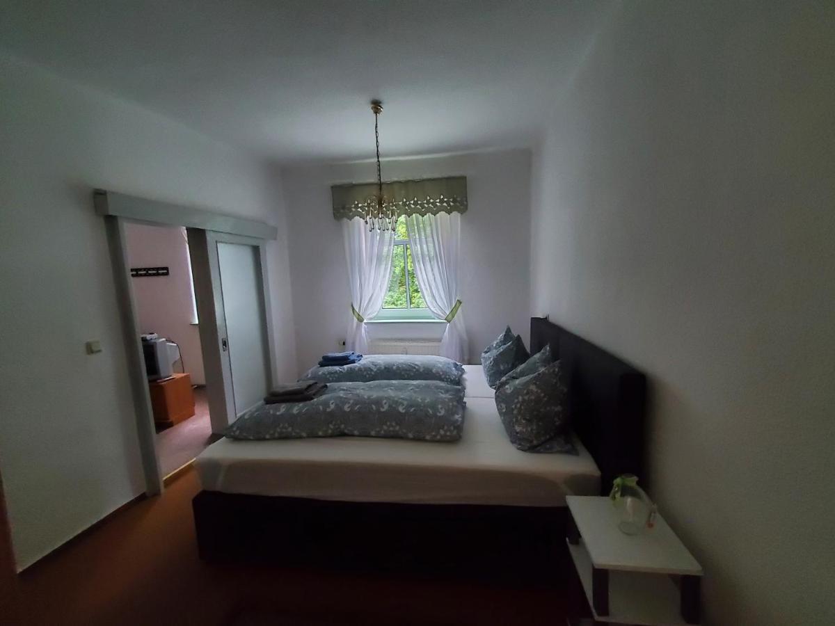 Ferienwohnung Am Rosengarten Loebau Ngoại thất bức ảnh